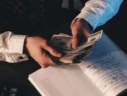 8 Kebiasaan Finansial Orang Sukses