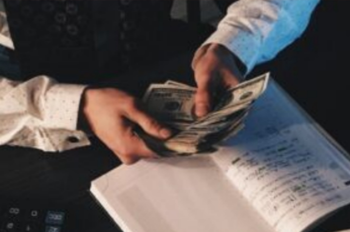 8 Kebiasaan Finansial Orang Sukses