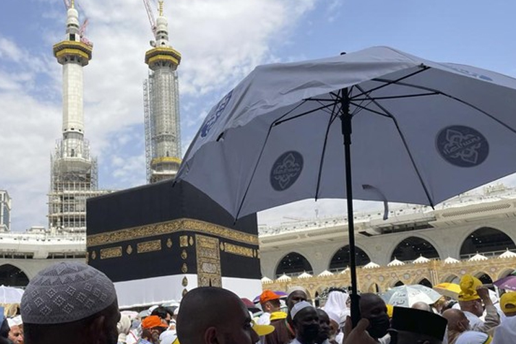 Ilustrasi Korban Meninggal Akibat Panas Ekstrem Saat Ibadah Haji Capai Lebih dari 1.000 Orang (AP Photo)